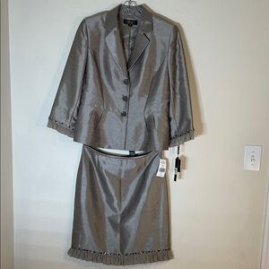Tahari ASL Luxe Silver Satin Skirt Set With Jewel Button & Trim. 10. NWT.